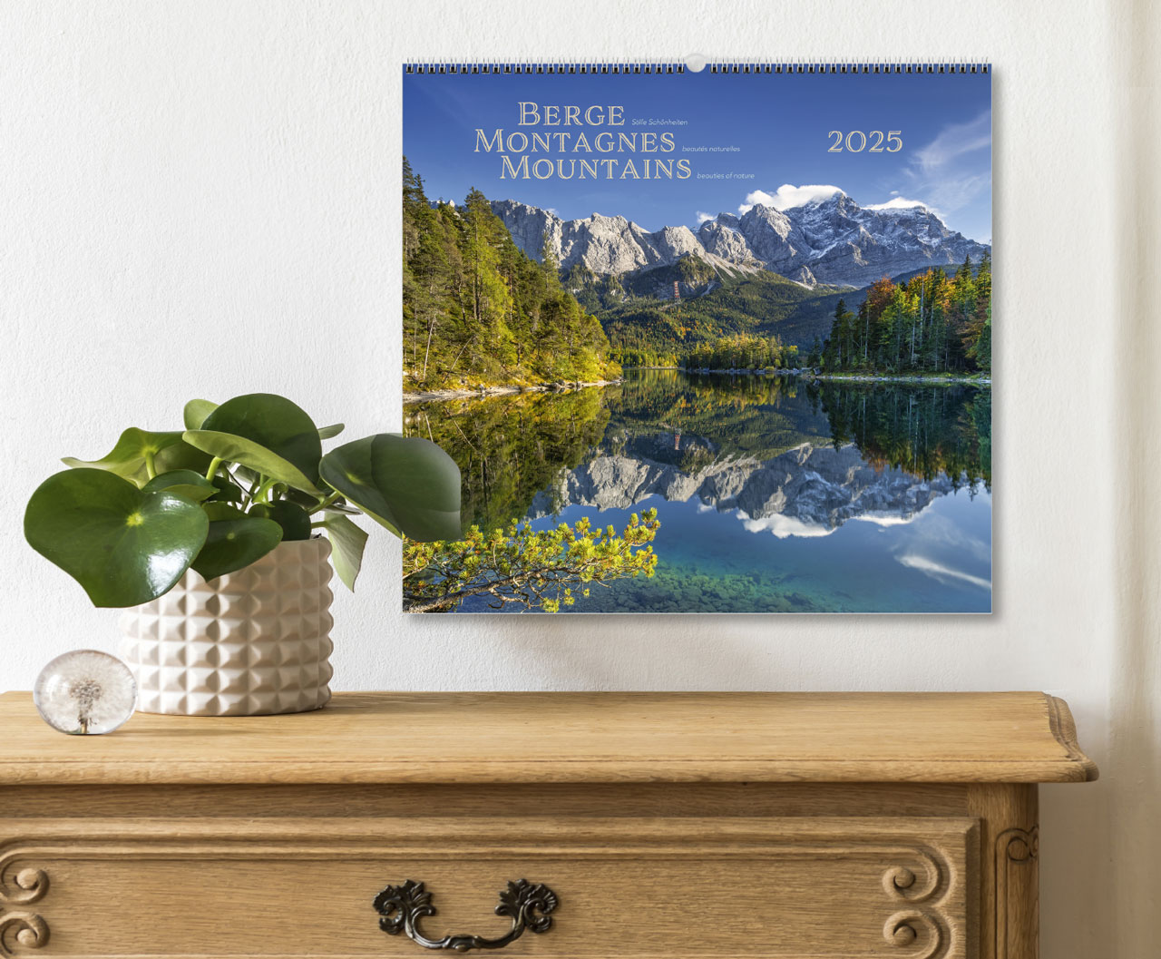 Berge-Montagnes-Mountains 2025 - Wandkalender