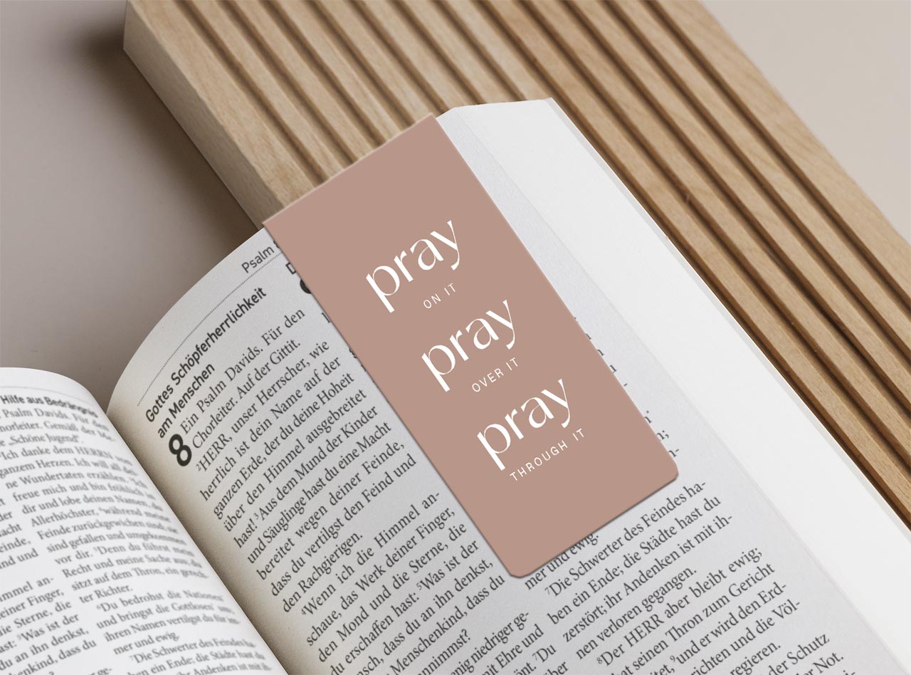 Magnetlesezeichen Pray on it